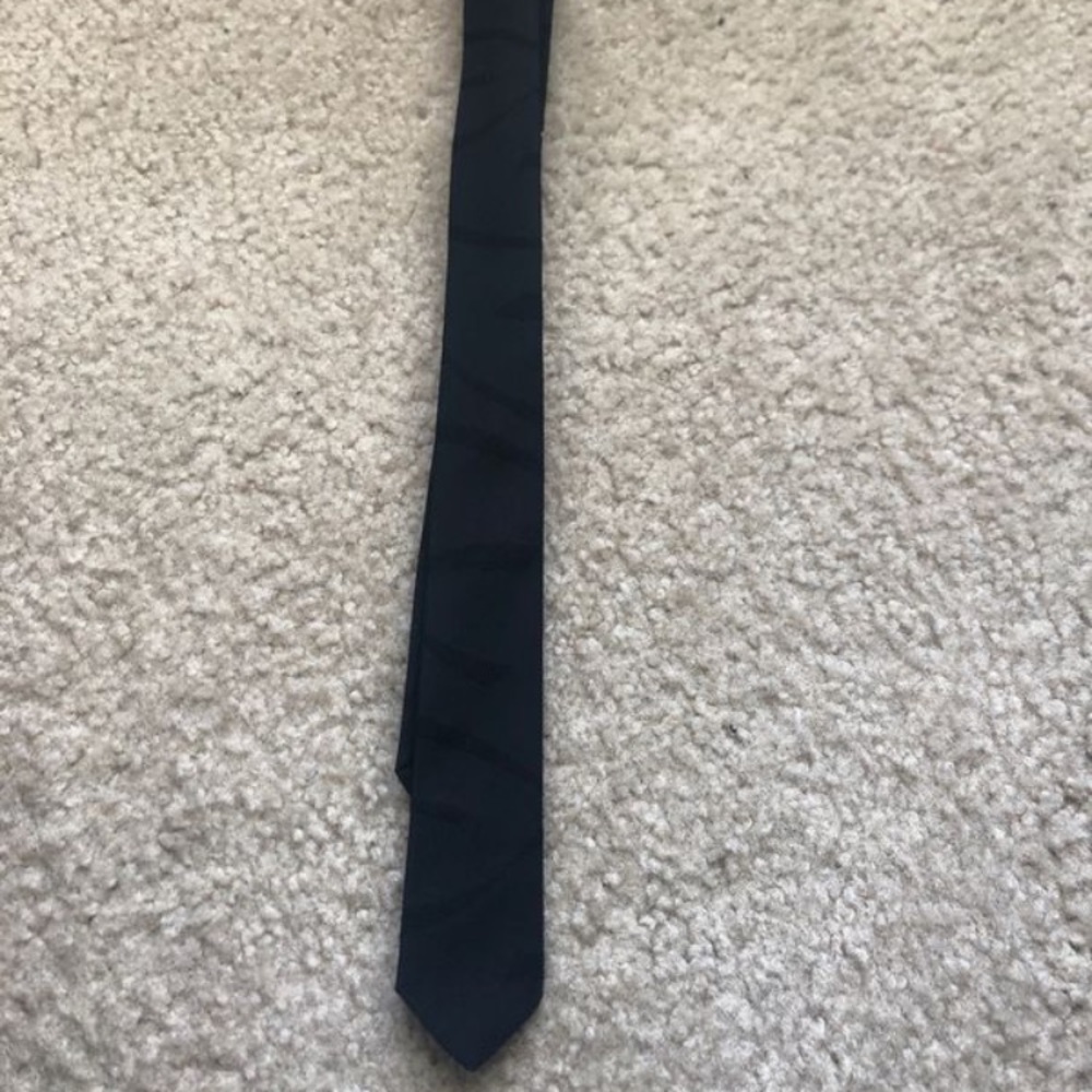 String bean - men’s skinny tie